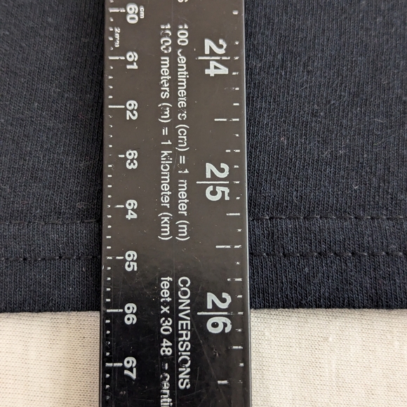 Who The F**k is Banksy? Graffiti artist political activist painter Tee Medium - Picture 4 of 5